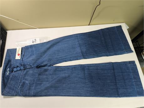 Lot 67 - Fidelity Tanita, Size 27