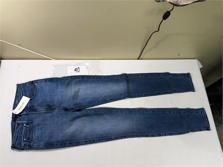 Lot 40 - Fidelity Denim Gwen High Rise Skinny, Size 24