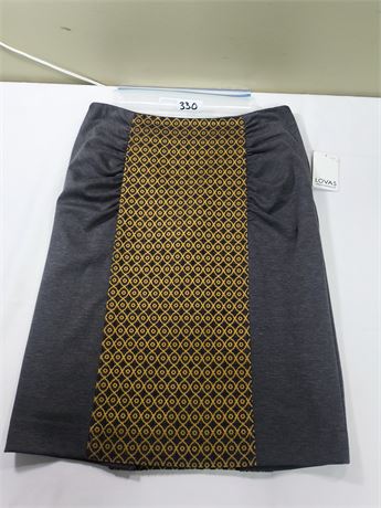 Lot 330 - Willow Skirt Chenille Tapestry, Size 10