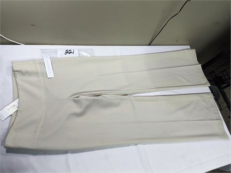 Lot 221 - Margaret M Size Zip Basic Pant, Size 4