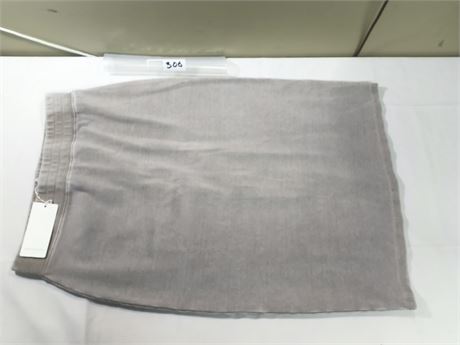 Lot 306 - Ginny Skirt, Size L