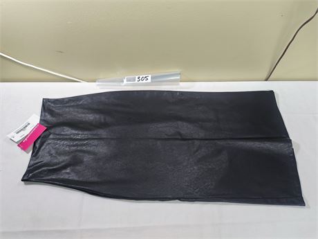 Lot 305 - Commando Faux Leather Midi Skirt, Size XS