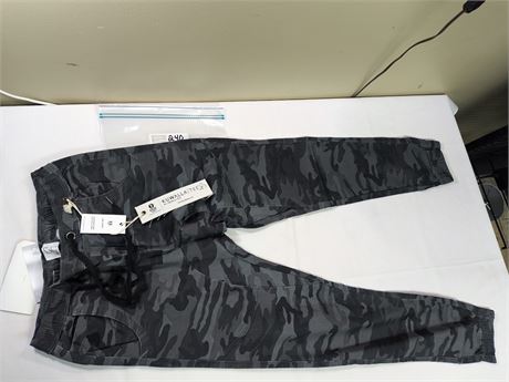 Lot 240 - Kuwalla Tee Camo Chino Jogger, Size XS