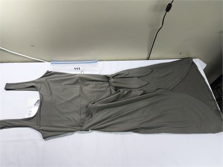 Lot 357 - Aubrielle Dress, Size S