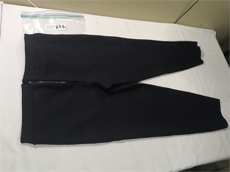 Lot 272 - Commando Neoprene CEO Zipper Cigarette Pant, Size XL