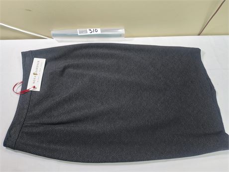 Lot 310 - Nora Gardner Jenna Grey Plaid Ponte Skirt, Size 4