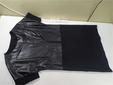 Lot 332 - Shan Rounded Neckline Mini Dress, Size 4