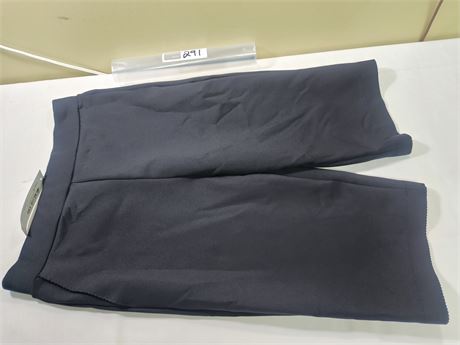 Lot 291 - Shan Sofia Bermuda, Size 6