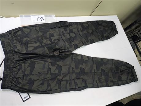 Lot 172 - Blanc Noir Camo Pant, Size Medium