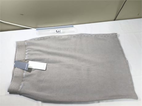 Lot 301 - Ginny Skirt, Size S