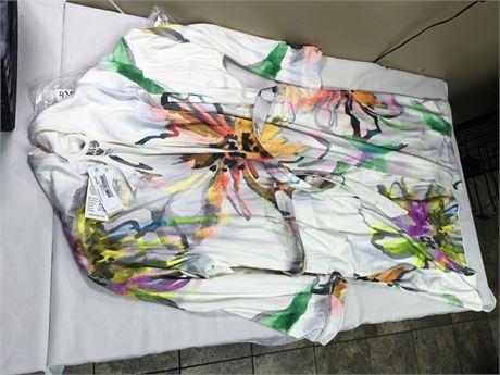 Lot 439 - Wrap up Aquarelle Long Robe, Size O/S
