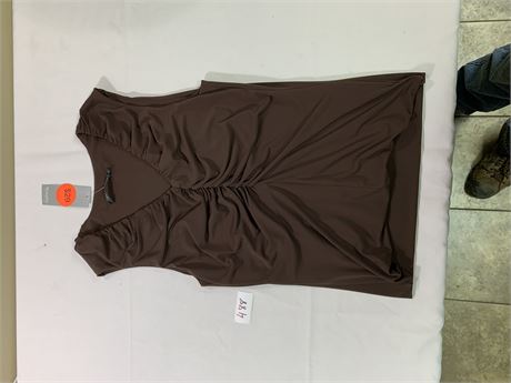 Lot 488 - Gatherde V-Front Shell. Size S