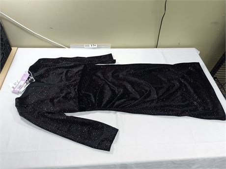 Lot 396 - Nora Gardner Nadia Sparkle Dress, Size L