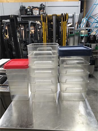 Lot 10 - Cambro CamSquare food storage containers.