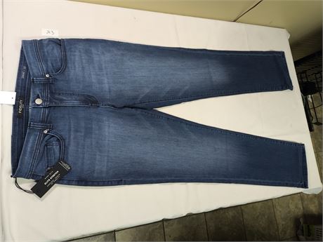 Lot 23 - Fidelity Mens Denim