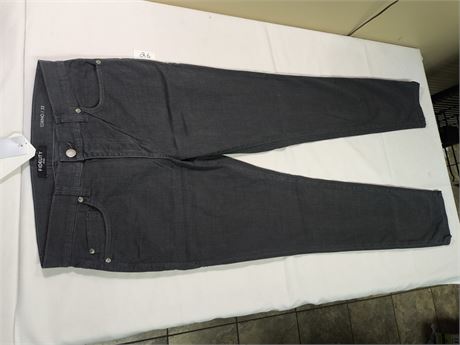 Lot 26 - Fidelity Mens Denim