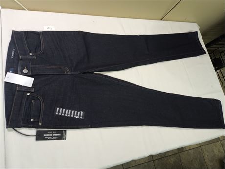 Lot 24 - Fidelity Mens Denim