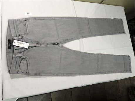 Lot 16 - Fidelity Mens Denim