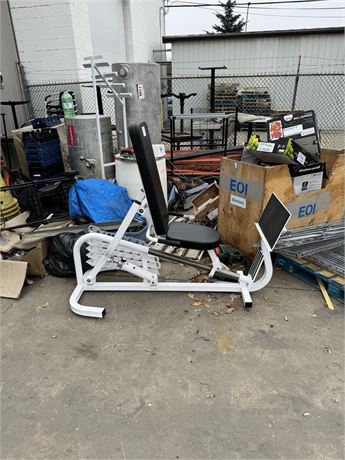 Lot 207 - seated leg press machine