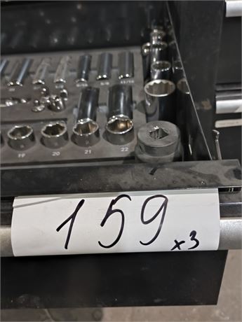 Lot 159 - Maximum Socket set and Drivers