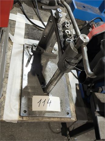 Lot 114 - Cedarberg EZ Tapper