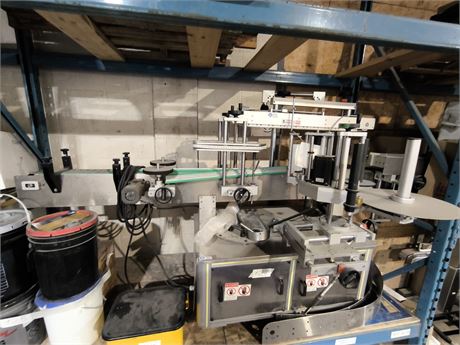 Lot 127 - Labelling machine