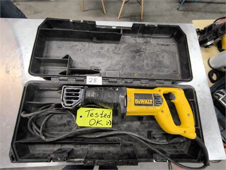 Lot 28 - DeWALT Corded Reciprocating Saw