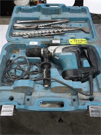 Lot 16 - Makita Rotary Hammer