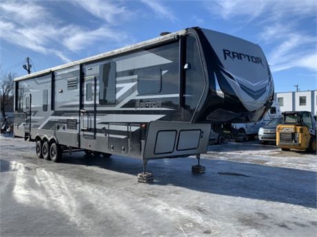 Lot 8290 - 2019 Keystone Raptor 426
