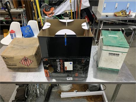 Lot 100 - Cables and Wipes