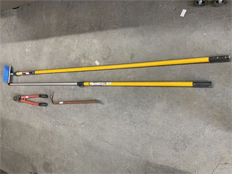 Lot 135 - Power Lock Extension Pole and Misc
