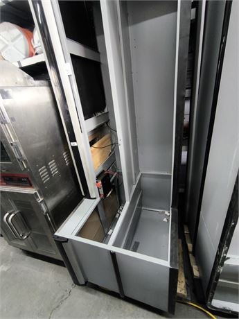 Lot 64 - terminal stand