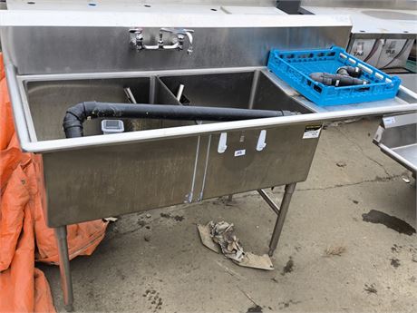 Lot 103 - Stainless Steel Commercial Kitchen Sink