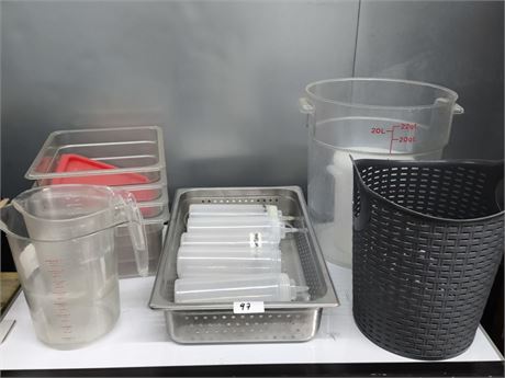 Lot 97 - Food Storage Containers