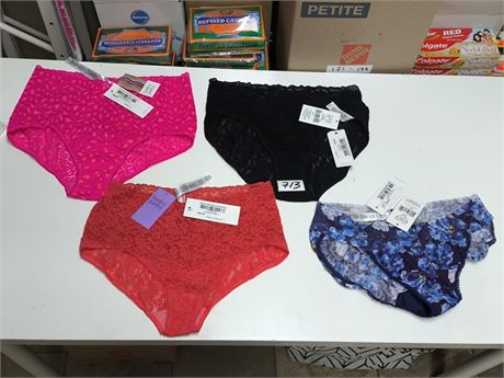 Lot 713 - Hanky Panky Underwear