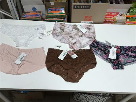 Lot 710 - Hanky Panky and Commando Underwear