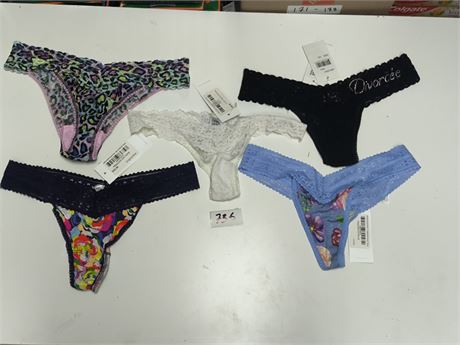 Lot 736 - Hanky Panky Underwear