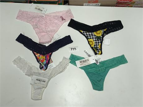 Lot 733 - Hanky Panky Underwear