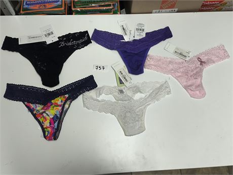 Lot 737 - Hanky Panky Underwear