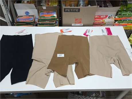 Lot 689 - Commando Control Shorts