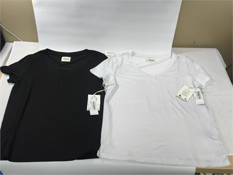 Lot 487 - Kuwalla Tee Essential Vneck Women's Tee