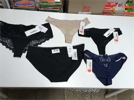 Lot 718 - Simone Perele Underwear
