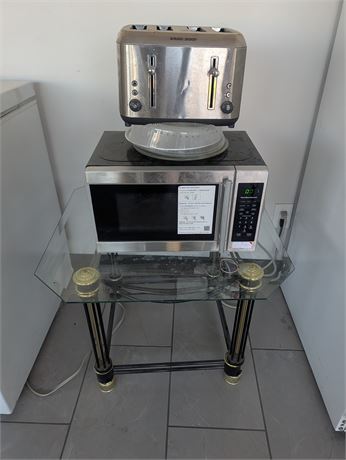 Lot 4 - Microwave and Toaster
