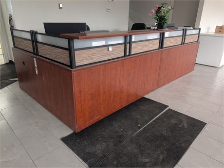 Lot 1 - Reception Desk