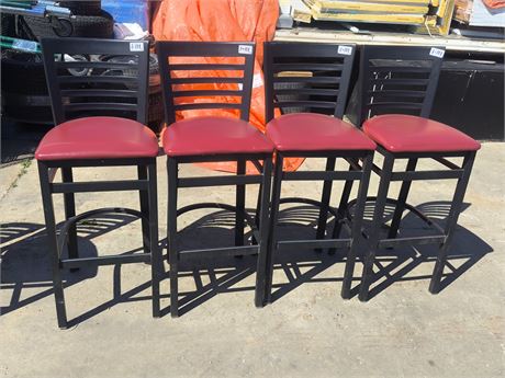 Lot 1-111 - Bar Height Chair