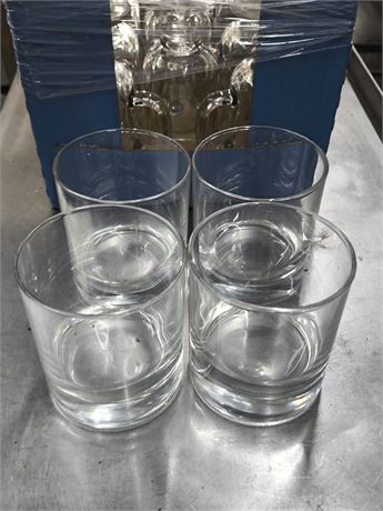 Lot 1-149 - Glasses