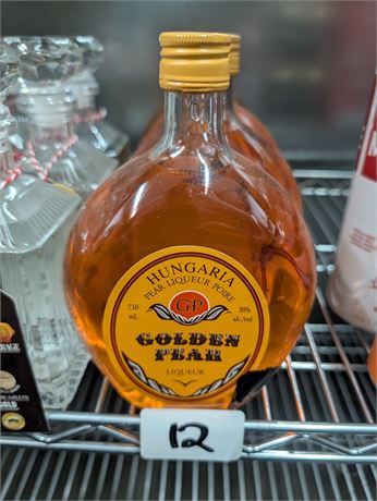 Lot 12 - Monimpex Hungaria Golden Pear Liqueur
