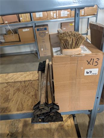 Lot 67 - Pot Brushes and SNow Brushes