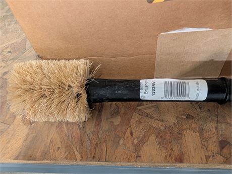 Lot 63 - Fiberton Brush