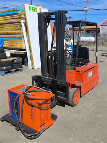 Lot 95 - Electrical Forklift